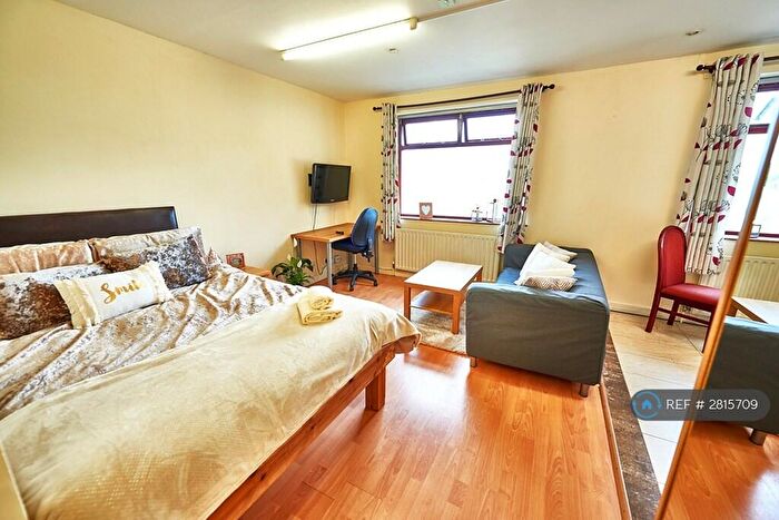 Studio To Rent In Millenium Court, Bradford, BD7