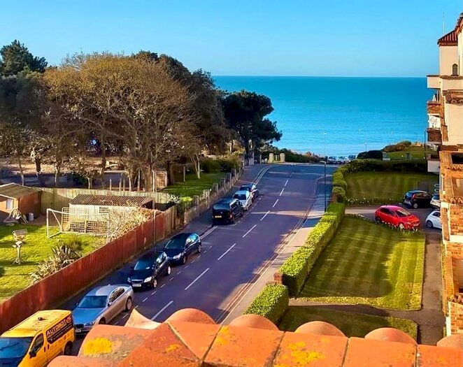 2 Bedroom Flat To Rent In Sea Road, Boscombe, Bournemouth, BH5