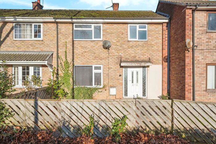 3 Bedroom End Of Terrace House For Sale In New Park Estate, Stainforth, Doncaster, DN7