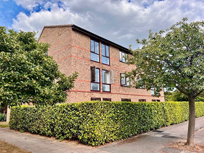 1 Bedroom Flat To Rent In Littlewood Close, West Ealing, W13