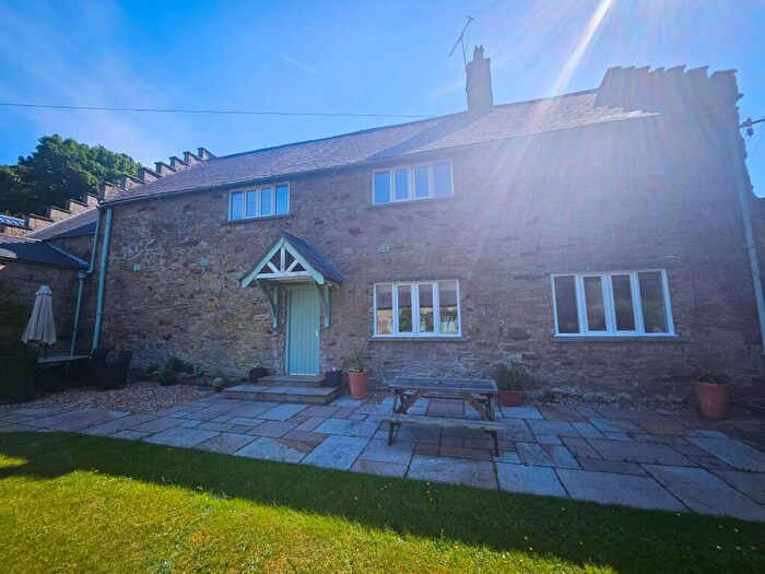3 Bedroom Cottage To Rent In Gwysaney, Rhosesmor, Mold, CH7