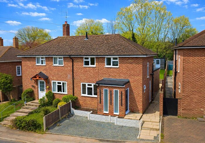 3 Bedroom Semi Detached House For Sale In Pixies Hill Road, Chaulden, Hemel Hempstead, HP1