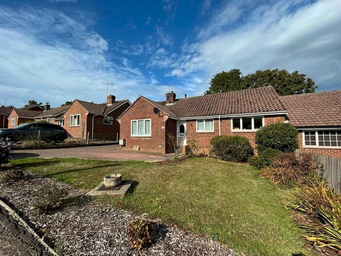 3 Bedroom Detached Bungalow To Rent In Stewards Rise, Arundel, BN18