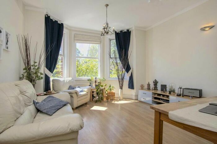1 Bedroom Flat To Rent In Woodville Gardens, London, W5