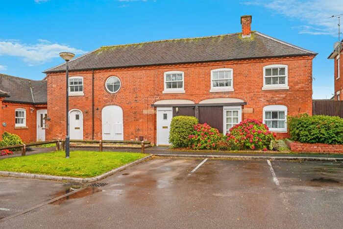 2 Bedroom Flat For Sale In Hawthorn Mews, Uttoxeter, ST14