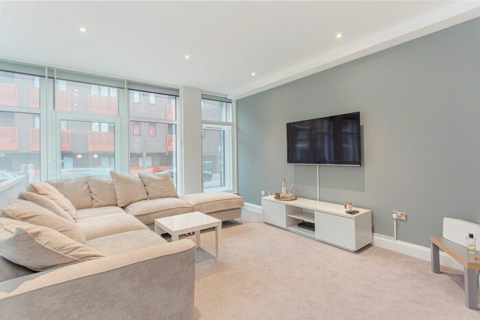 2 Bedroom Flat To Rent In Blondin Street, London, E3