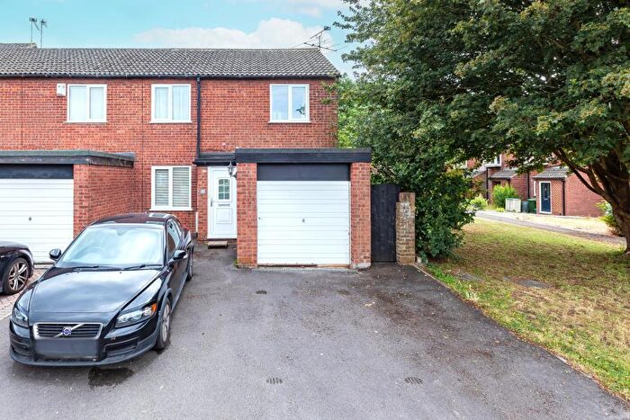 3 Bedroom Terraced House To Rent In Elizabeth Crescent - Stoke Gifford, BS34