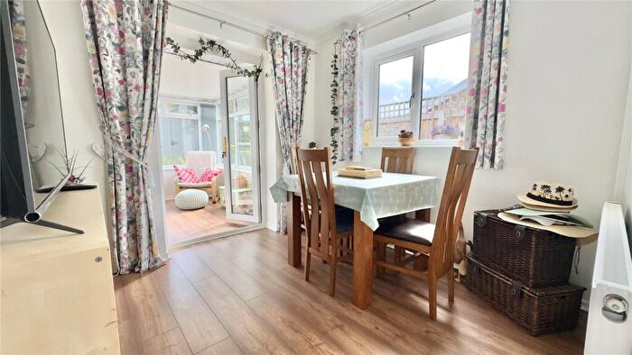 2 Bedroom Bungalow For Sale In Littlemore Close, Saughall Massie, Wirral, CH49