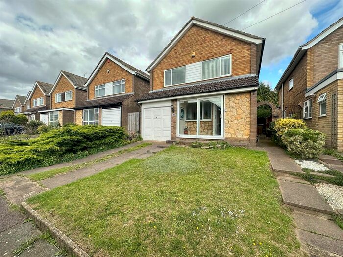 3 Bedroom Detached House To Rent In Broughton Avenue, Luton, LU3