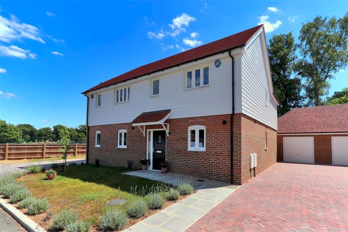 3 Bedroom Semi-Detached House For Sale In Coursehorn Mews, Course Horn Lane, Cranbrook, Kent, TN17