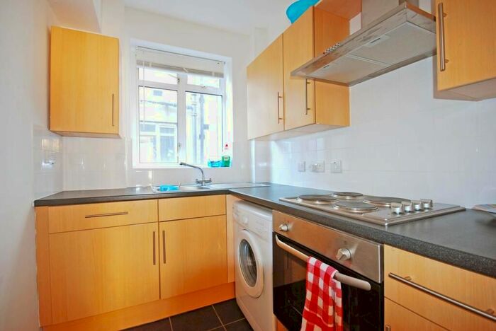 2 Bedroom Flat To Rent In Euston Road, London, NW1