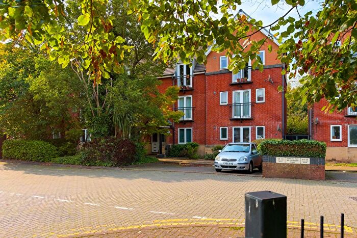 2 Bedroom Flat For Sale In Barquentine Place, Cardiff Bay, CF10