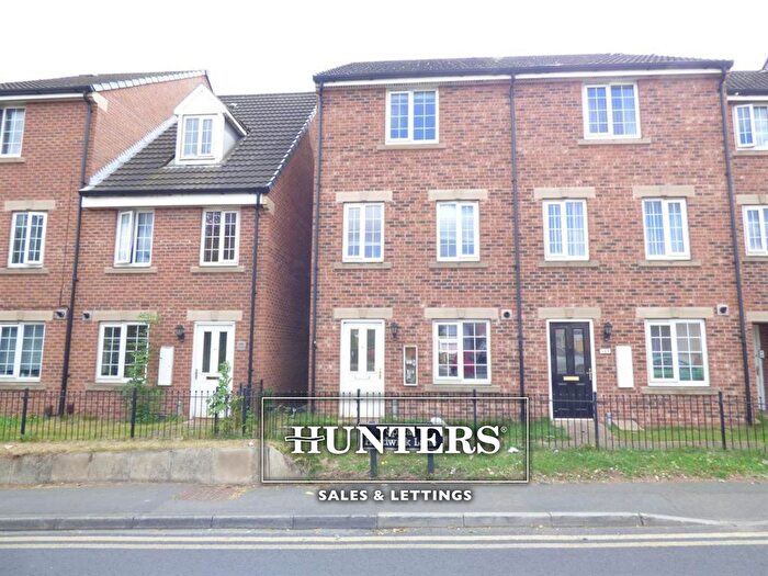 4 Bedroom Semi Detached House To Rent In Spittal Hardwick Lane, Castleford, WF10