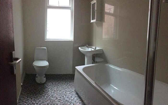 9 Bedroom House To Rent In Egerton Road, Manchester, M14