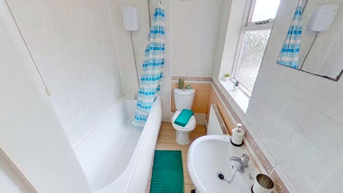 Property To Rent In Castle Boulevard, Nottingham, Nottinghamshire, NG7