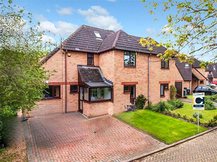 4 Bedroom Semi-Detached House For Sale In Bernay Gardens, Bolbeck Park, MK15