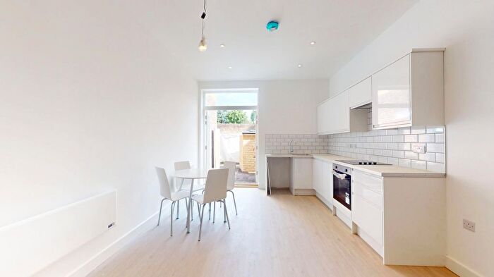 2 Bedroom Flat To Rent In Church Street, Enfield, Greater London, EN2