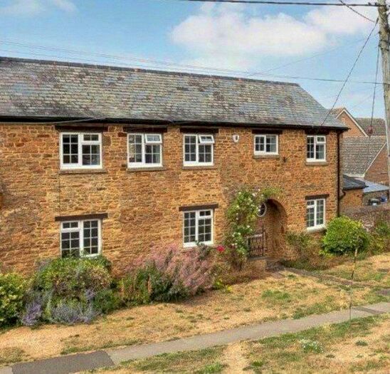 3 Bedroom House To Rent In High Street, Milton Malsor, Northamptonshire, NN7