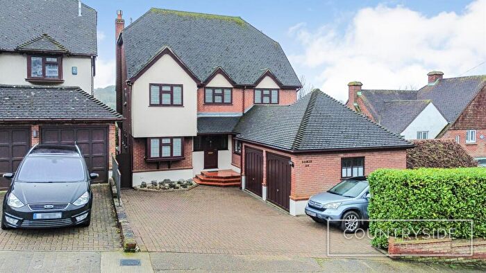 5 Bedroom Detached House For Sale In Fernlea Road, Benfleet, SS7