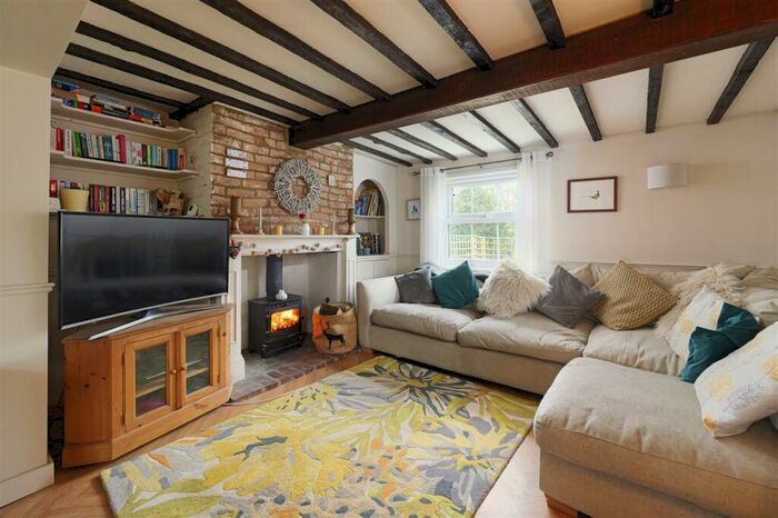 2 Bedroom Semi-Detached House For Sale In Downs Forstal, Hernhill, ME13