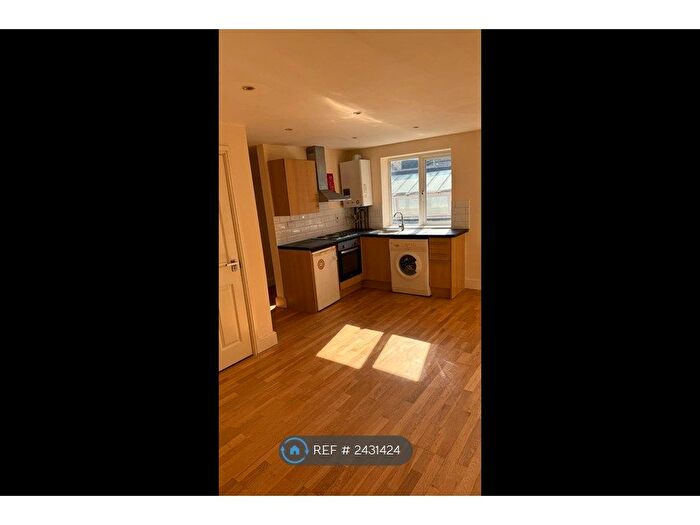 1 Bedroom Flat To Rent In High Street North, Dunstable, LU6