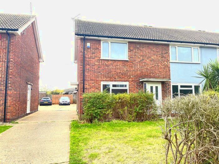 2 Bedroom Flat To Rent In Flatford Drive, Clacton-On-Sea, CO16
