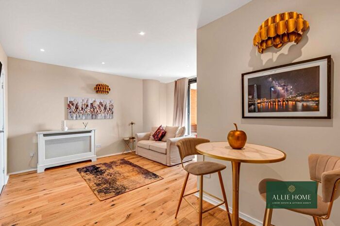 1 Bedroom Flat For Sale In Cromwell Road, Point West, SW7