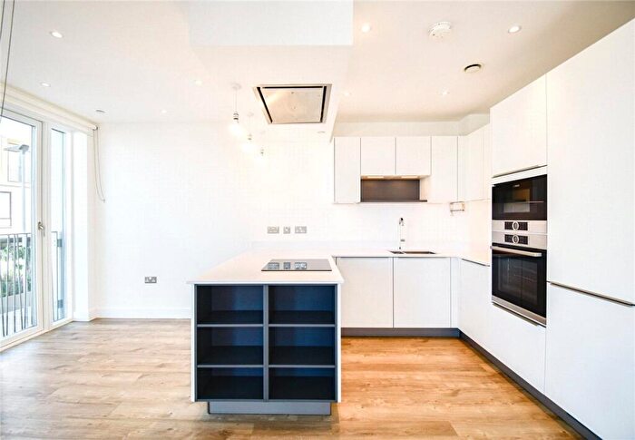 2 Bedroom Apartment To Rent In The Oak Building, Rudduck Way, Cambridge, CB3