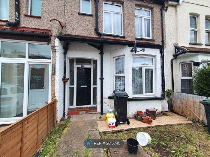 3 Bedroom Terraced House To Rent In Durants Road, Enfield, EN3