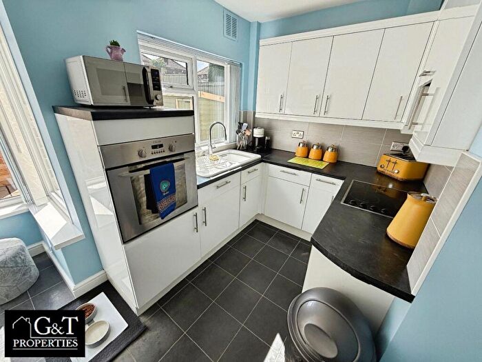 3 Bedroom Semi Detached House For Sale In Elm Terrace, Tividale, Oldbury, B69