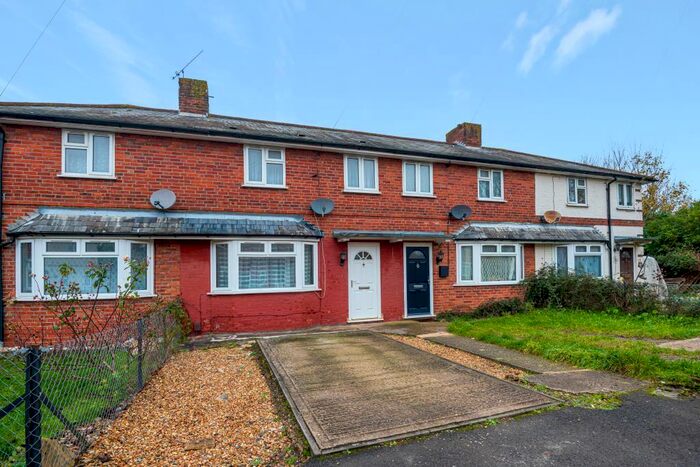 2 Bedroom Terraced House To Rent In Laburnum Gardens, Reading, RG2