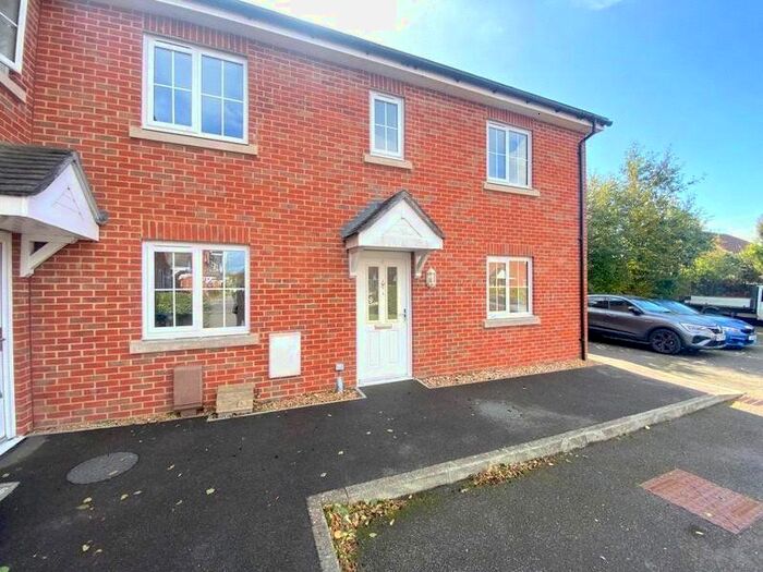 3 Bedroom Semi-Detached House To Rent In Virginia Gardens, Felpham, Bognor Regis, West Sussex, PO22