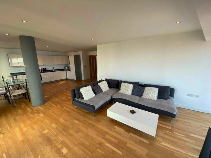 2 Bedroom House To Rent In Alexandra Tower, L3