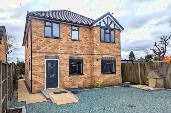 4 Bedroom Detached House To Rent In Church Road, Addlestone, Surrey, KT15