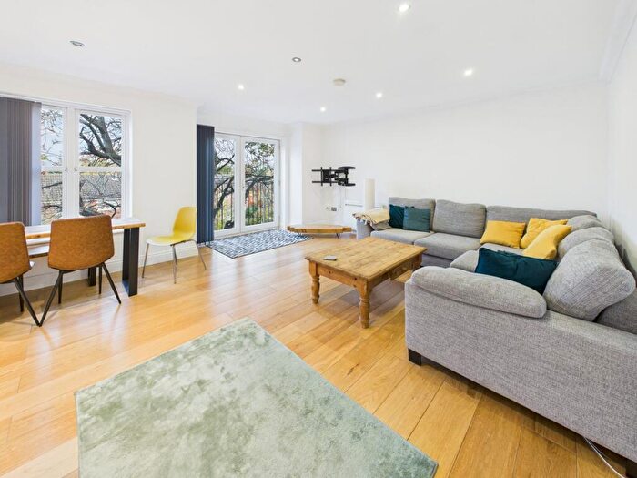 2 Bedroom Apartment For Sale In Rose Lane, Biggleswade, SG18