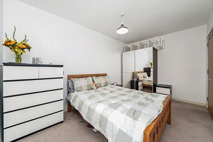 1 Bedroom Flat For Sale In Jacks Farm Way, London, E4