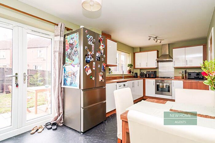 3 Bedroom Detached House For Sale In Runnymede Lane, Kingswood, Hull, HU7