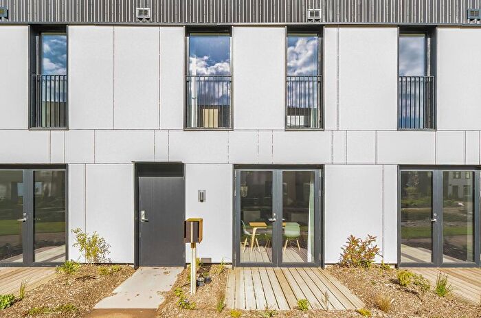 2 Bedroom Flat To Rent In Happy Walk, Leeds, LS9