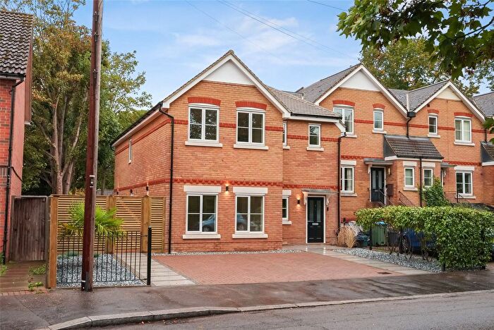 5 Bedroom Semi Detached House For Sale In Alpha Road, Teddington, TW11