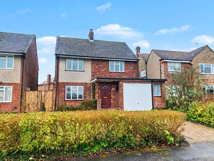 3 Bedroom Detached House For Sale In Norwood Road, Effingham, KT24