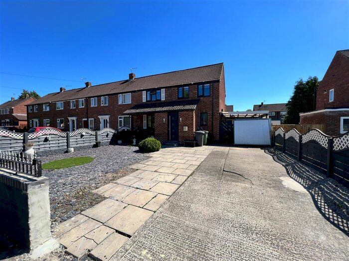 4 Bedroom Terraced House To Rent In Walton Place, York, YO26