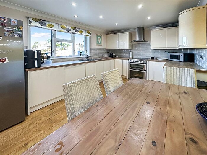 3 Bedroom Terraced House For Sale In Lowenek Close, Falmouth, TR11