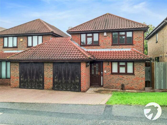 4 Bedroom House To Rent In Sullivan Close, Dartford, DA1