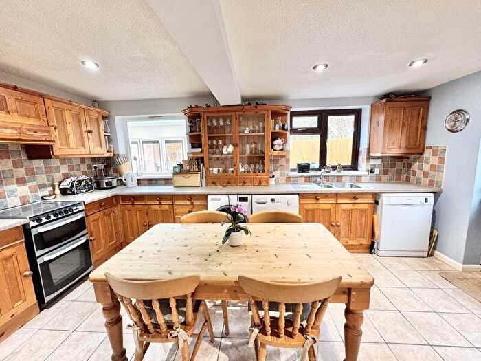 5 Bedroom Detached House For Sale In Blithfield Avenue, Loughborough, LE11