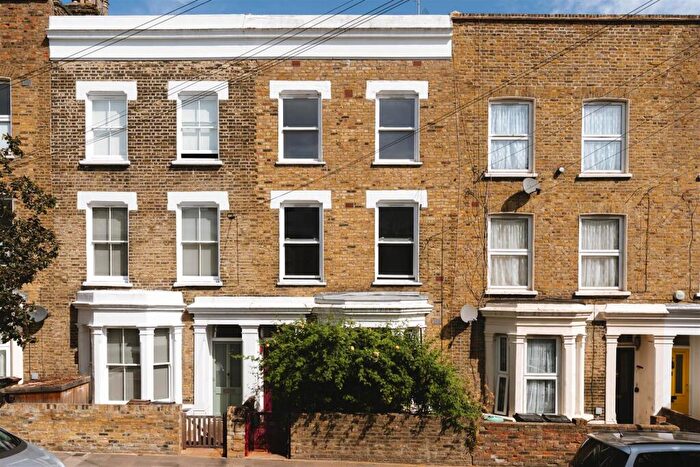 2 Bedroom Flat For Sale In Blurton Road, Hackney, E5