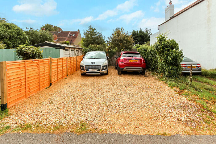 2 Bedroom Cottage For Sale In Harrowick Lane, Earls Barton, NN6