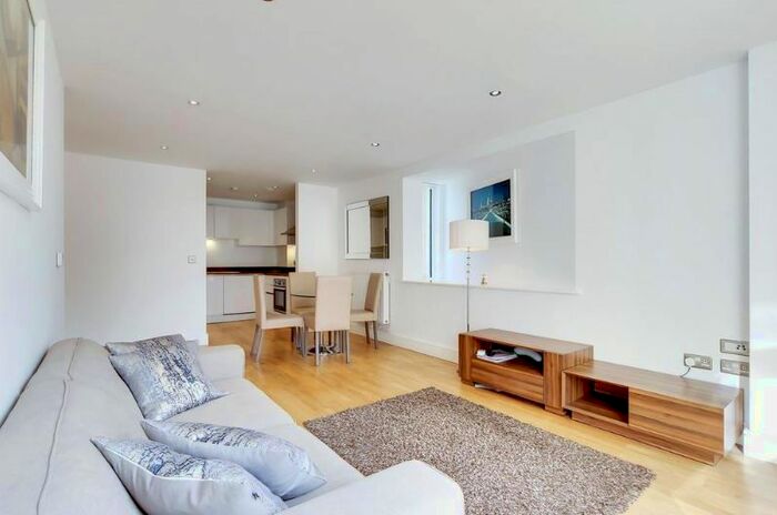 2 Bedroom Flat To Rent In Praed Street, Paddington, London, W2