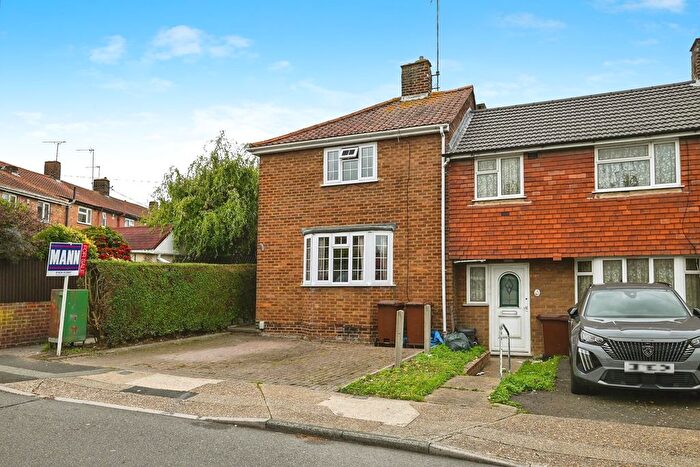 3 Bedroom End Of Terrace House For Sale In Weller Avenue, Rochester, Kent, ME1