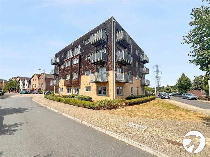 2 Bedroom Flat To Rent In Silver Train Gardens, Dartford, Kent, DA1