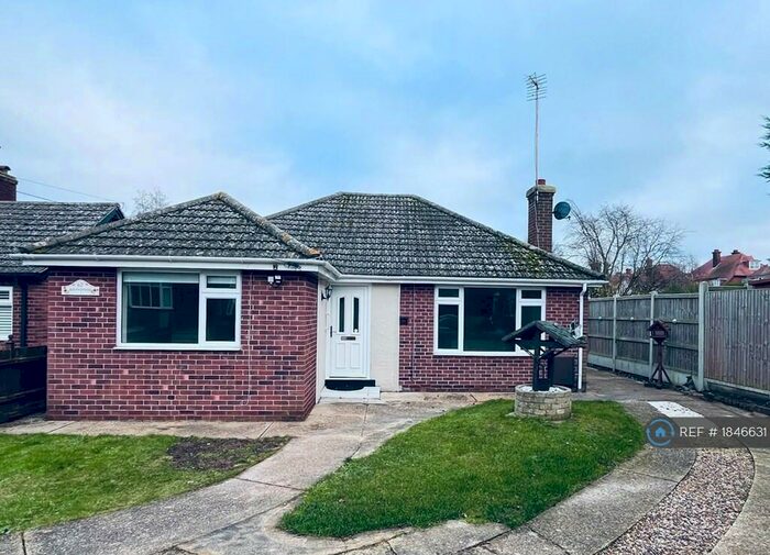 3 Bedroom Bungalow To Rent In Lime Avenue, Harwich, CO12